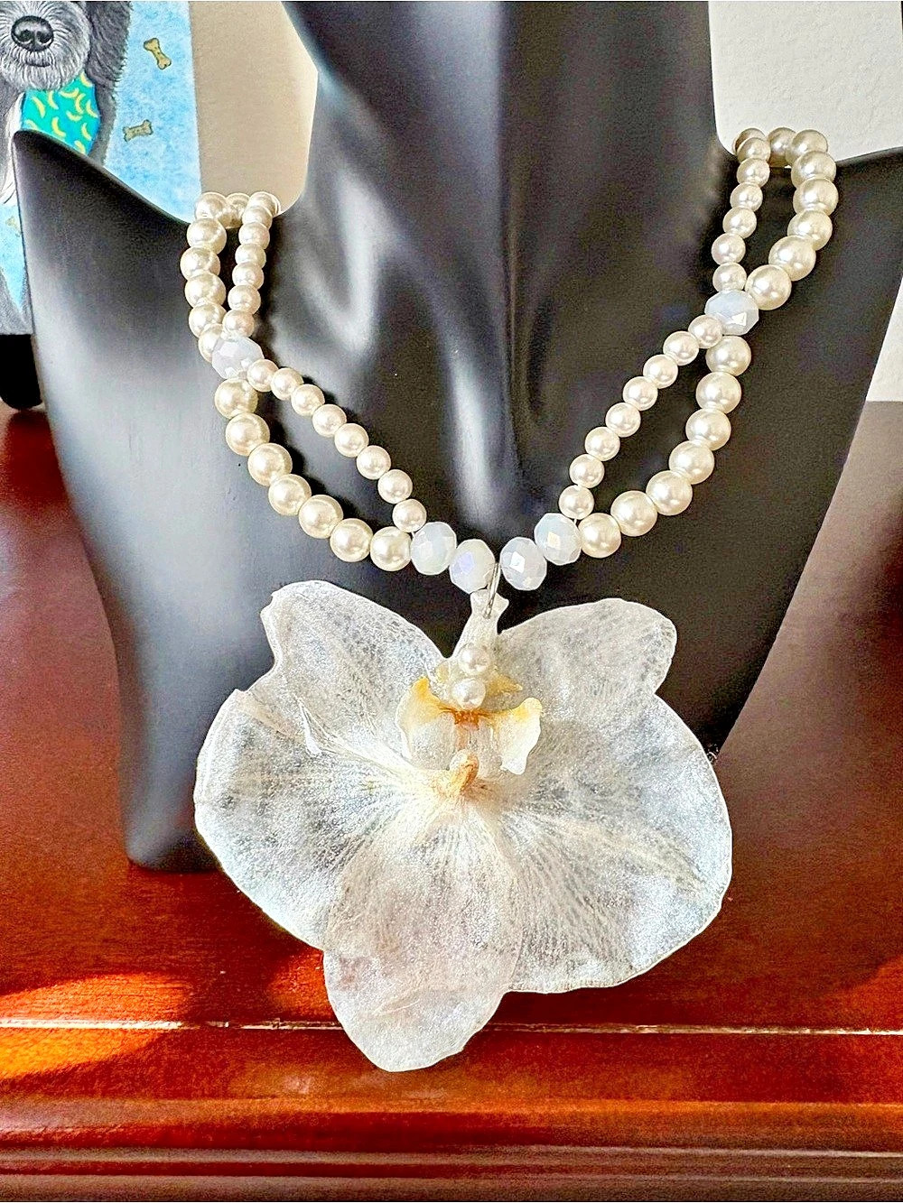 Pearl Flower Pendant Necklace White